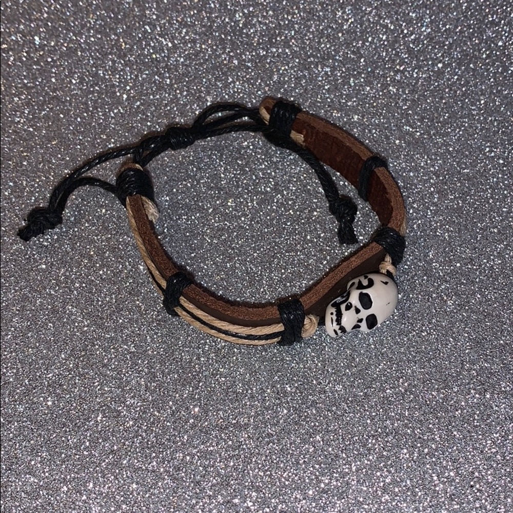 Leather skull bracelet